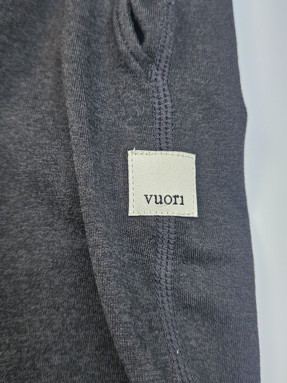 Vuori DreamKnit Boyfriend Shorts Black Heather Women's Size S Raw Hem VW3007 - Picture 5 of 11